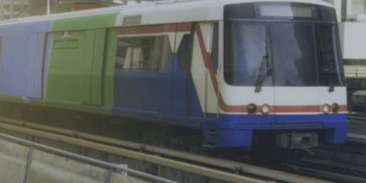 A train moving through a city